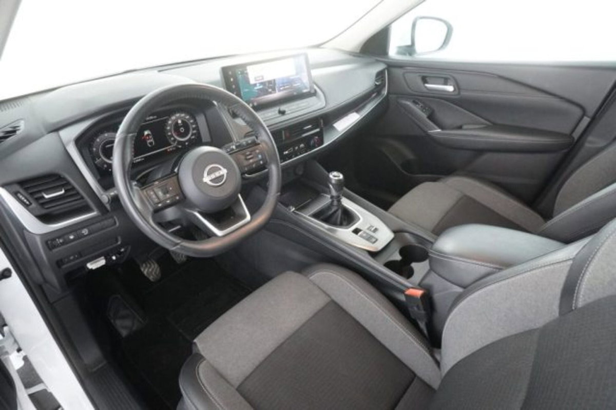 Nissan Qashqai 1.3 mhev N-Connecta 2wd 140cv (9)