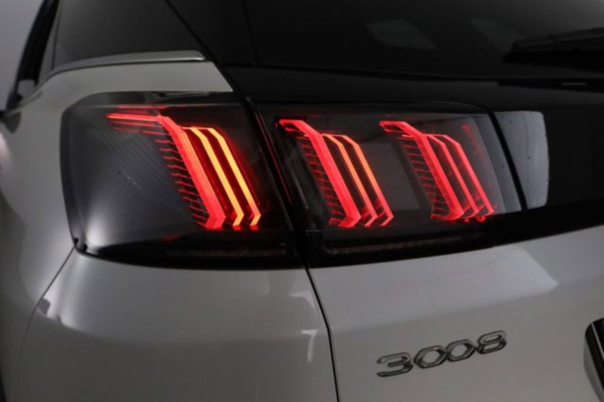 Peugeot 3008 BlueHDi 130 S&S EAT8 GT Pack (10)