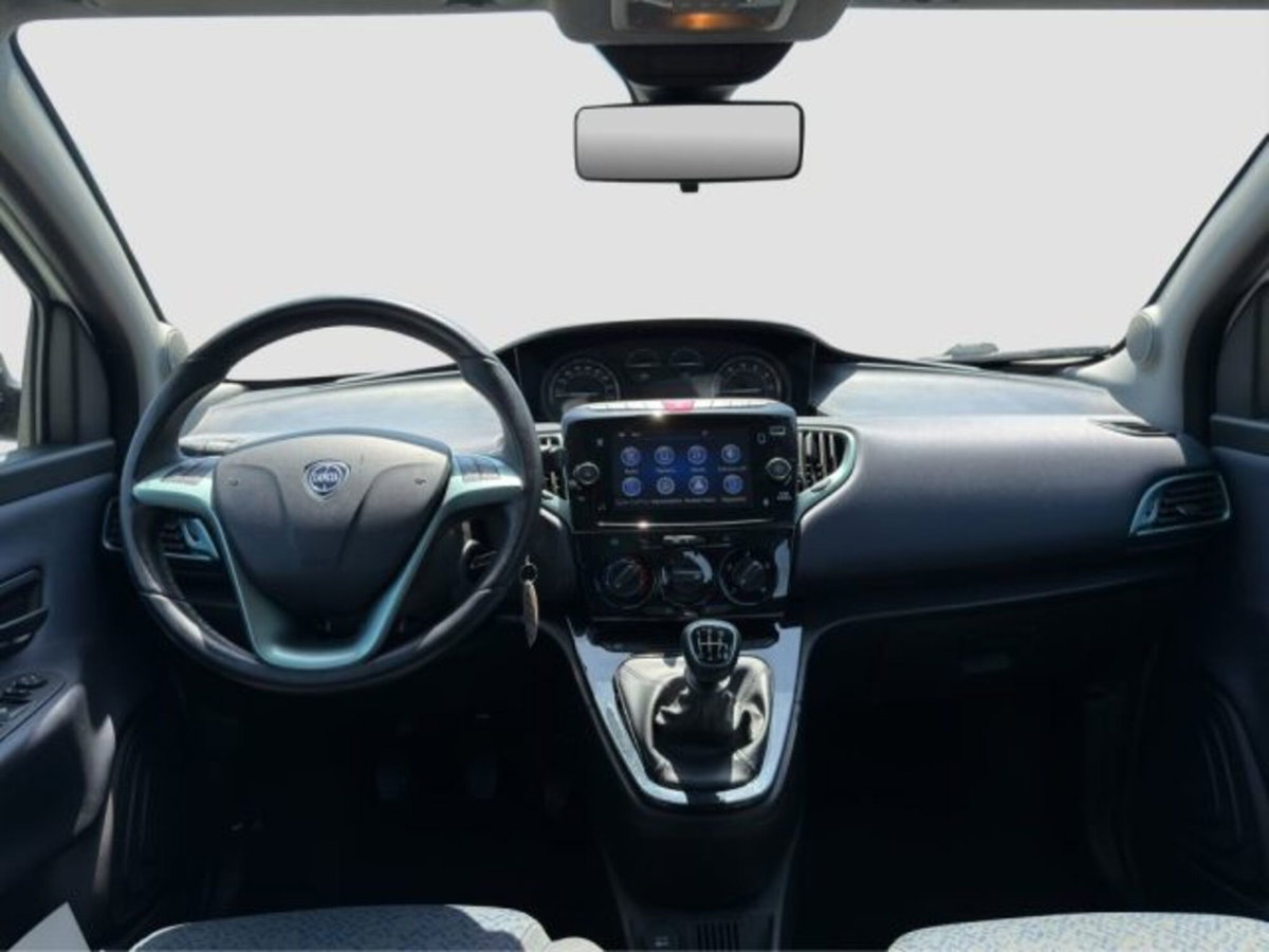 Lancia Ypsilon 1.0 FireFly 5 porte S&S Hybrid Gold Plus (13)