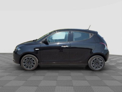 Lancia Ypsilon 1.0 FireFly 5 porte S&S Hybrid Gold Plus (2)