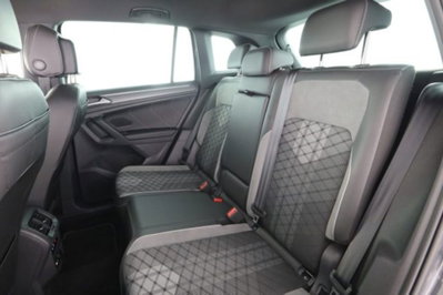 Volkswagen Tiguan 2.0 TDI 150 CV SCR DSG 4MOTION R-Line (3)