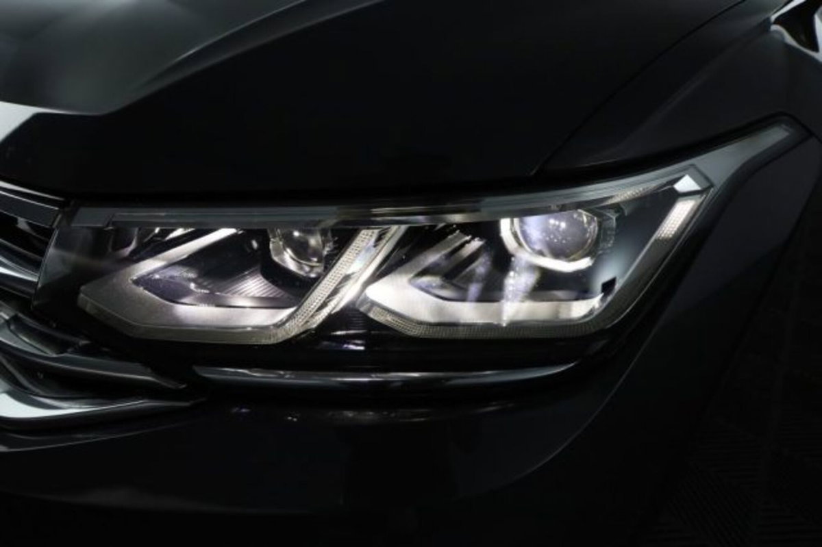 Volkswagen Tiguan 2.0 TDI 150 CV SCR DSG 4MOTION R-Line (9)