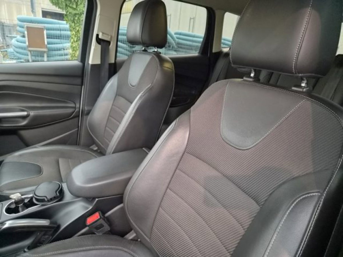 Ford Kuga 2.0 TDCI 163 CV 4WD Powershift Titanium X (7)