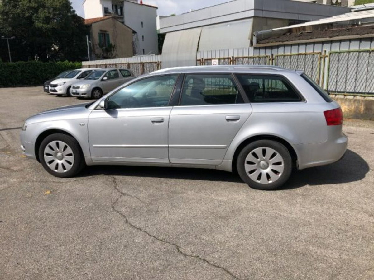 Audi A4 Avant 2.0 16V TDI (6)