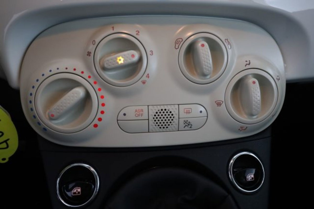 Fiat 500C Cabrio 1.2 Lounge (9)