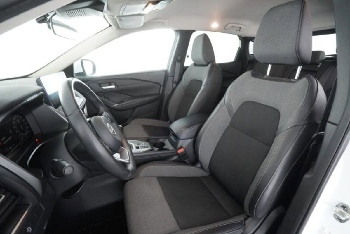 Nissan Qashqai 1.3 mhev N-Connecta 2wd 140cv (10)