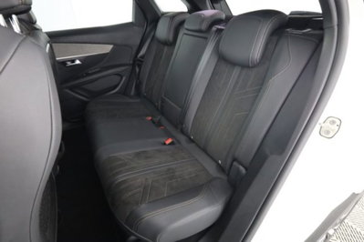Peugeot 3008 BlueHDi 130 S&S EAT8 GT Pack (3)