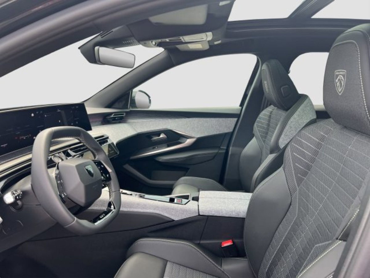 Peugeot 3008 1.2 hybrid GT Exclusive 145cv e-dcs6 (9)