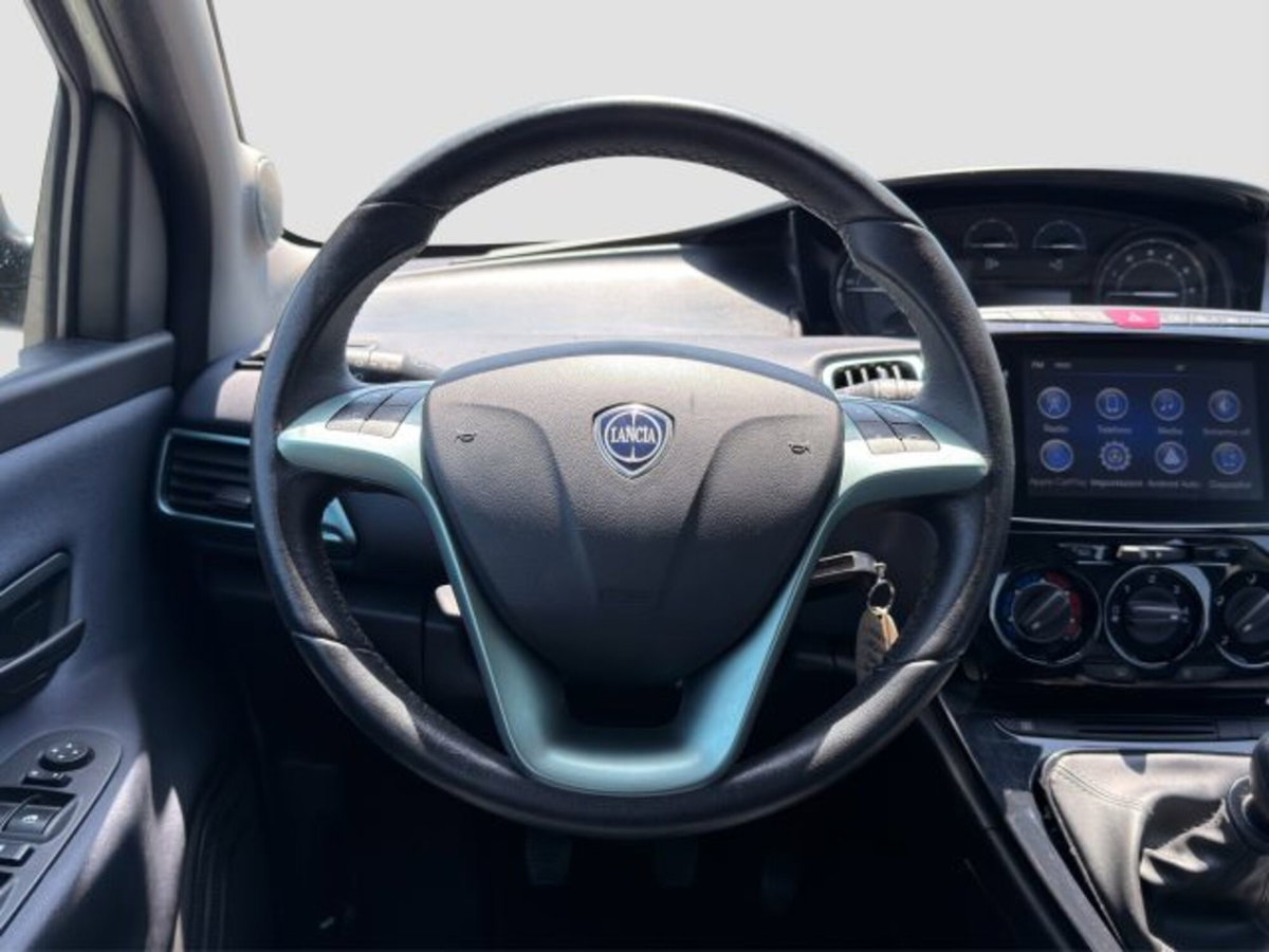 Lancia Ypsilon 1.0 FireFly 5 porte S&S Hybrid Gold Plus (12)