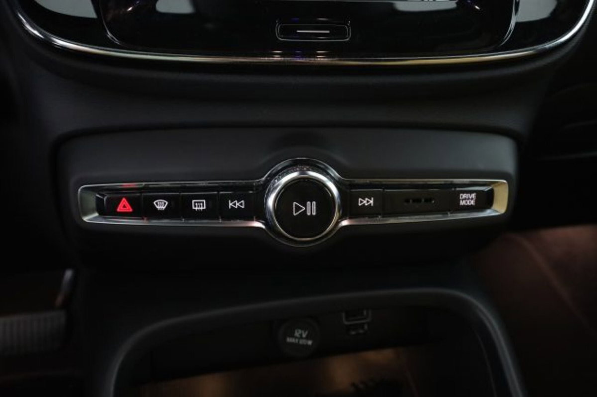 Volvo XC40 B4 AWD Geartronic Inscription (13)