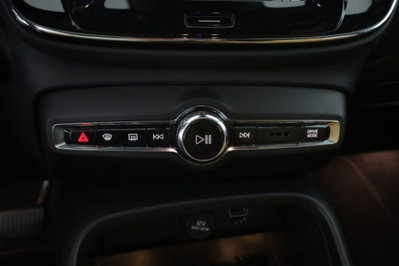 Volvo XC40 B4 AWD Geartronic Inscription (13)