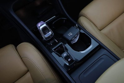 Volvo XC40 B4 AWD Geartronic Inscription (14)