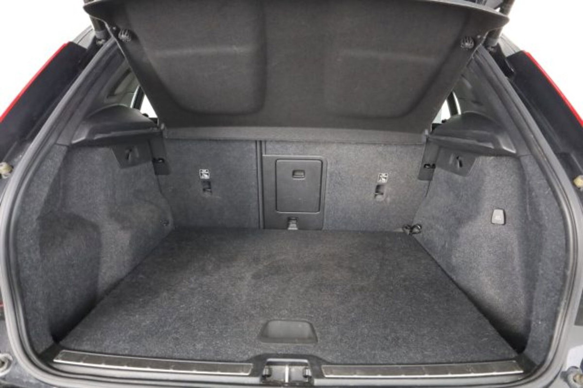 Volvo XC40 B4 AWD Geartronic Inscription (6)