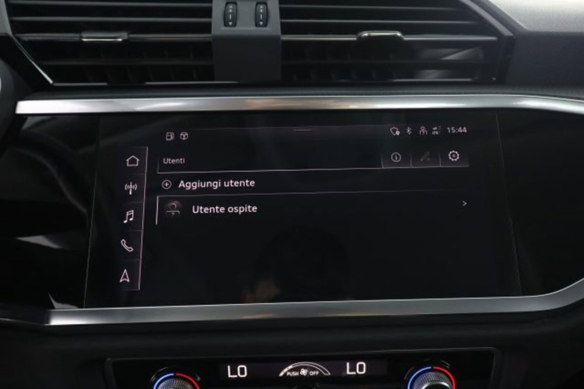 Audi Q3 35 TDI quattro S tronic Business (11)