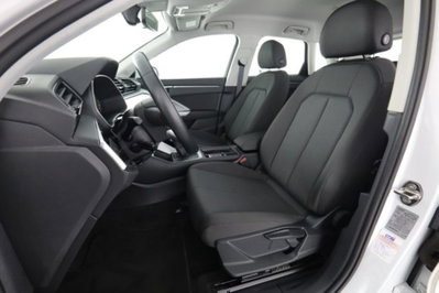 Audi Q3 35 TDI quattro S tronic Business (2)