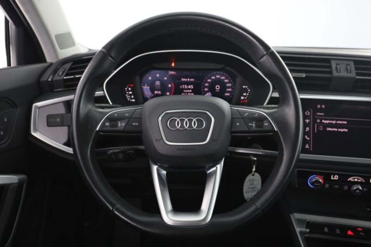 Audi Q3 35 TDI quattro S tronic Business (5)