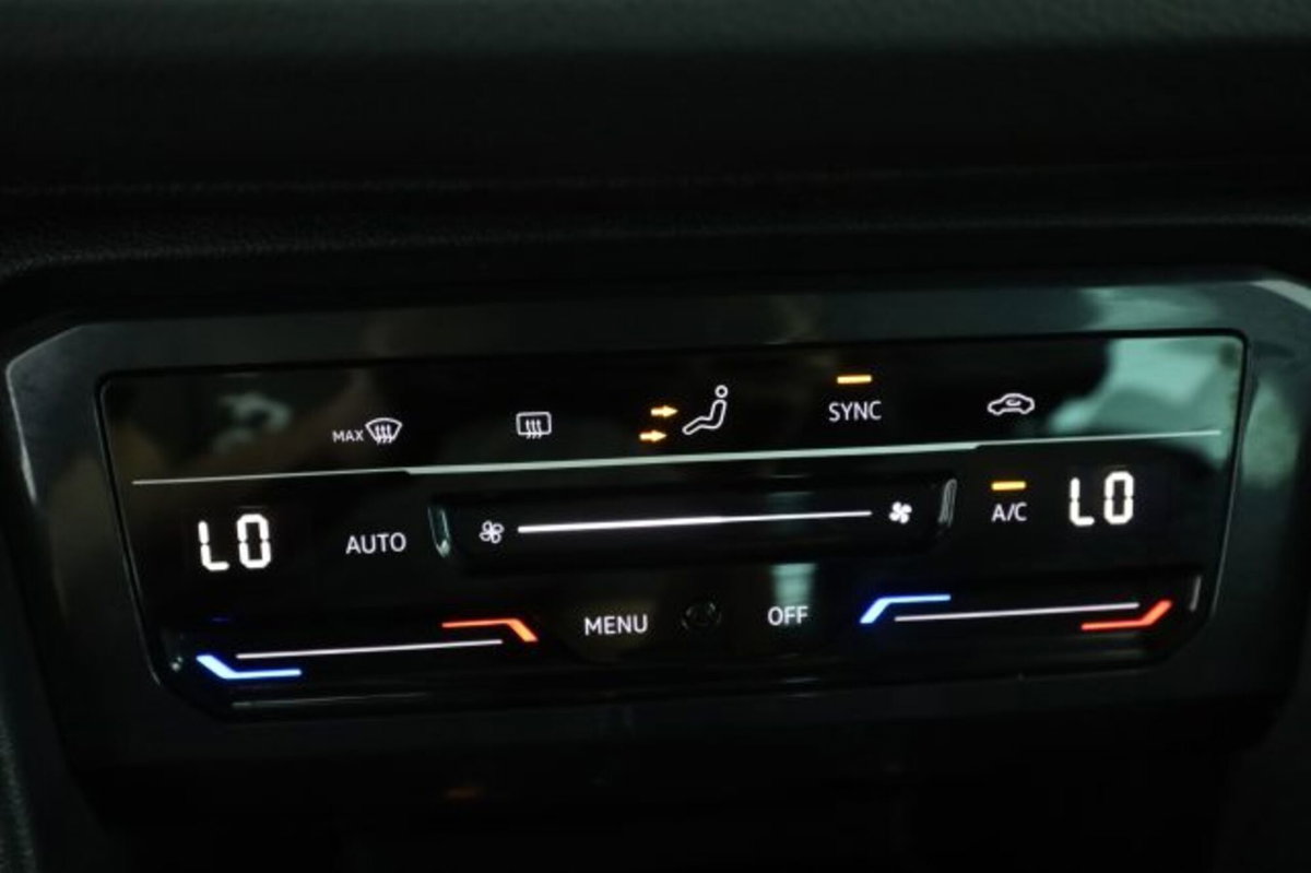 Volkswagen Tiguan 2.0 TDI 150 CV SCR DSG 4MOTION R-Line (12)