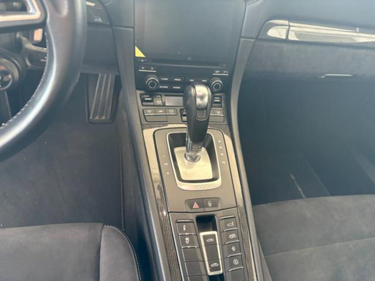 Porsche 911 Cabrio 3.0 Targa 4 GTS (10)