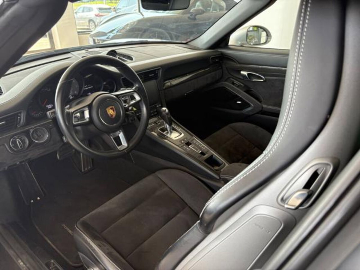 Porsche 911 Cabrio 3.0 Targa 4 GTS (8)