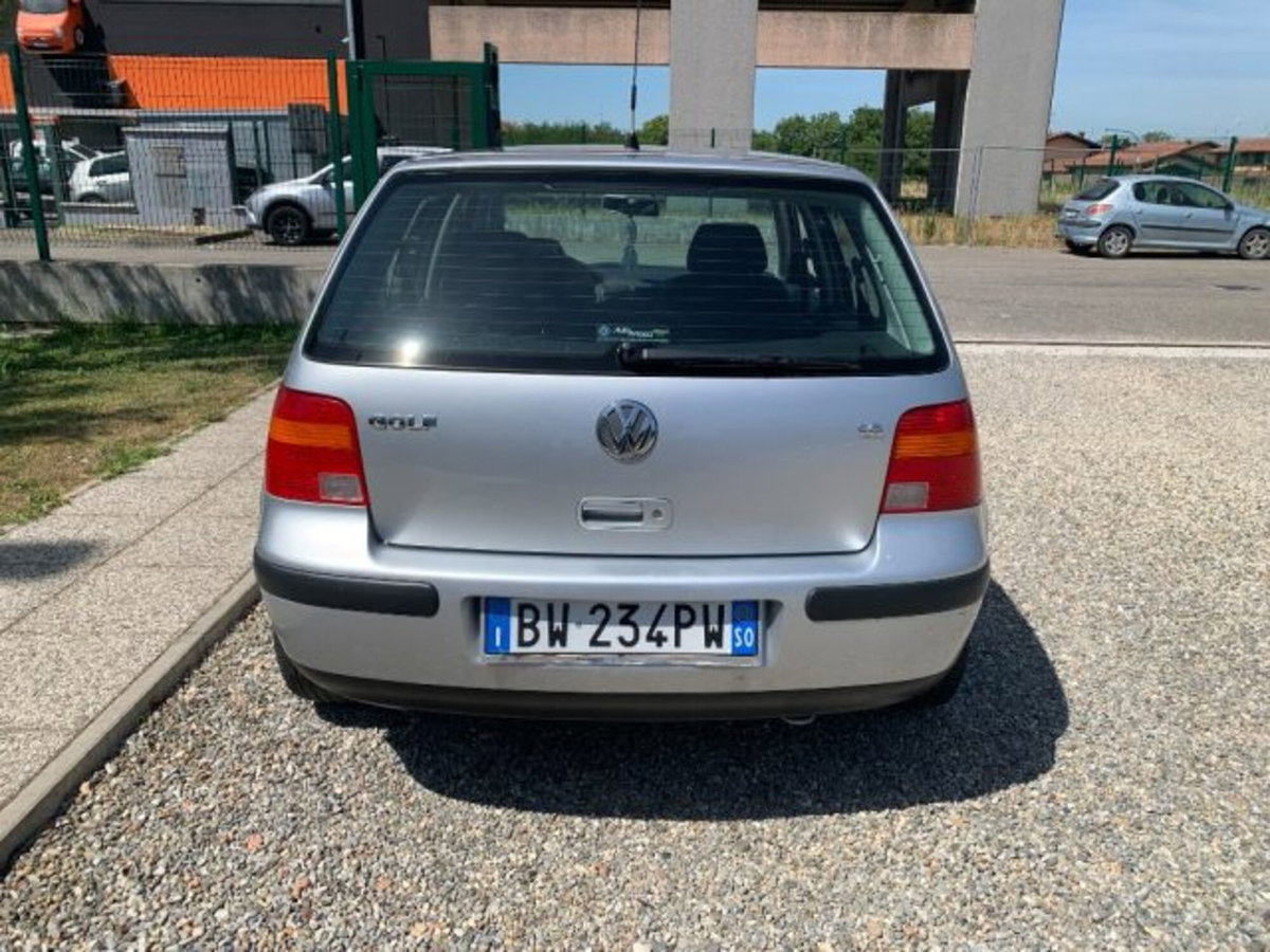Volkswagen Golf 1.6 16V cat 5 porte Highline (4)