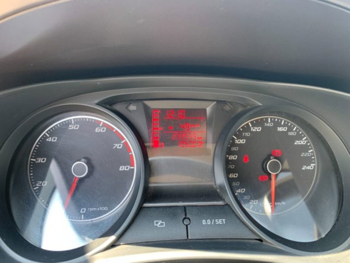 SEAT Ibiza SC 1.4 3 porte Style (12)