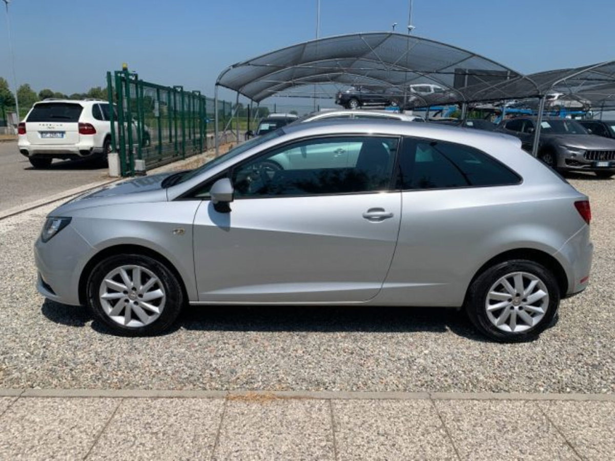 SEAT Ibiza SC 1.4 3 porte Style (8)