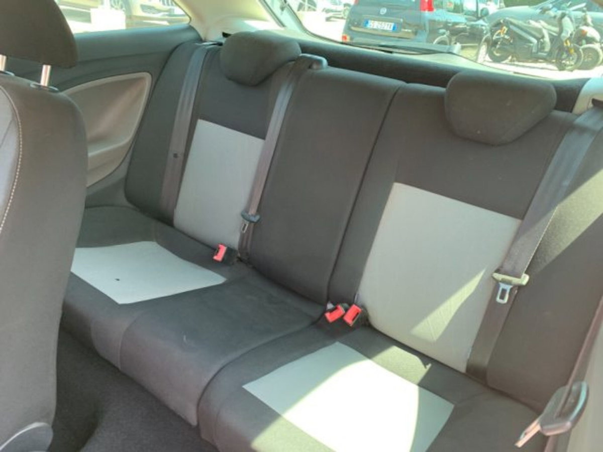 SEAT Ibiza SC 1.4 3 porte Style (9)