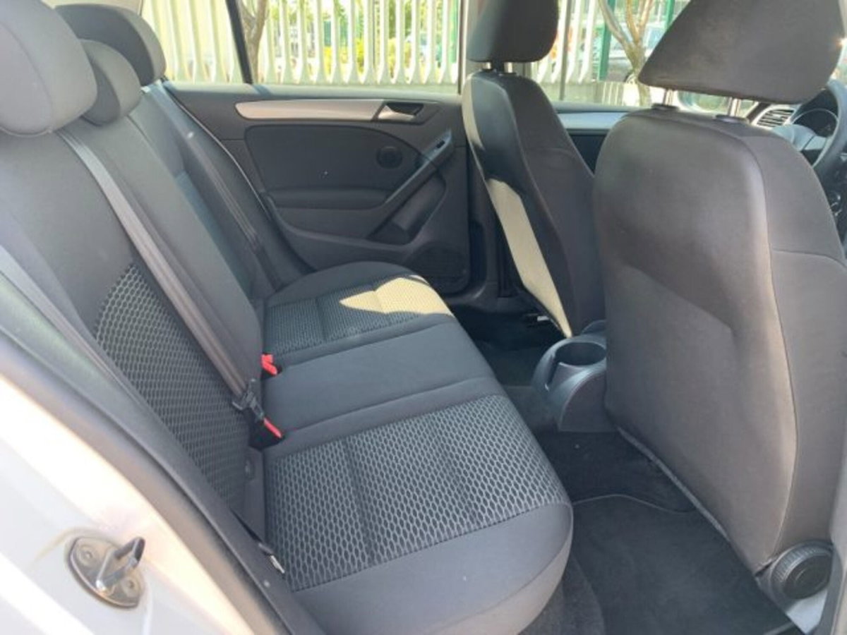 Volkswagen Golf 1.6 TDI DPF 5p. BlueMotion (11)