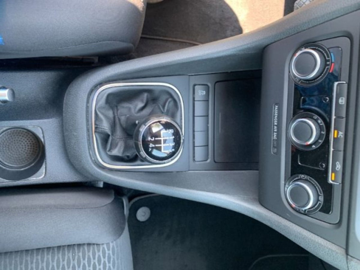 Volkswagen Golf 1.6 TDI DPF 5p. BlueMotion (16)