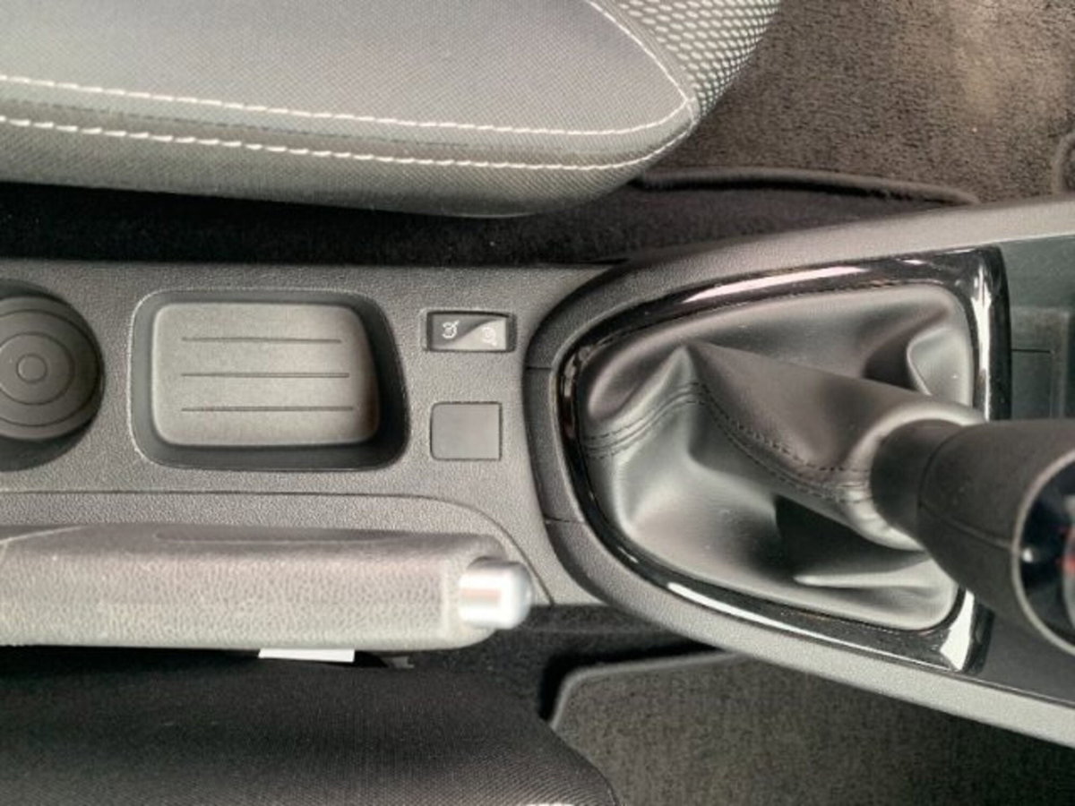 Renault Clio 1.2 75CV 5 porte Intens (16)