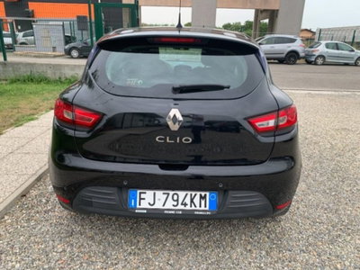 Renault Clio 1.2 75CV 5 porte Intens (6)
