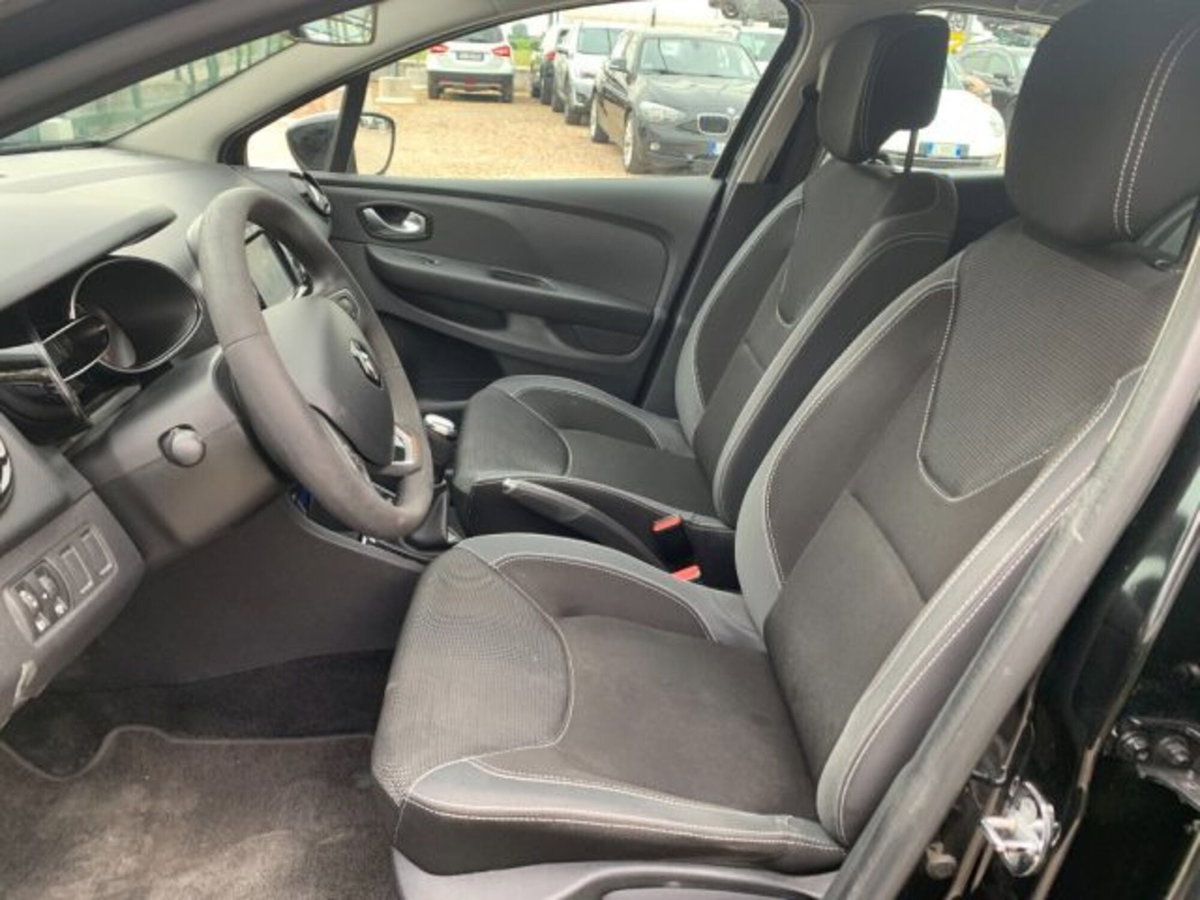 Renault Clio 1.2 75CV 5 porte Intens (9)