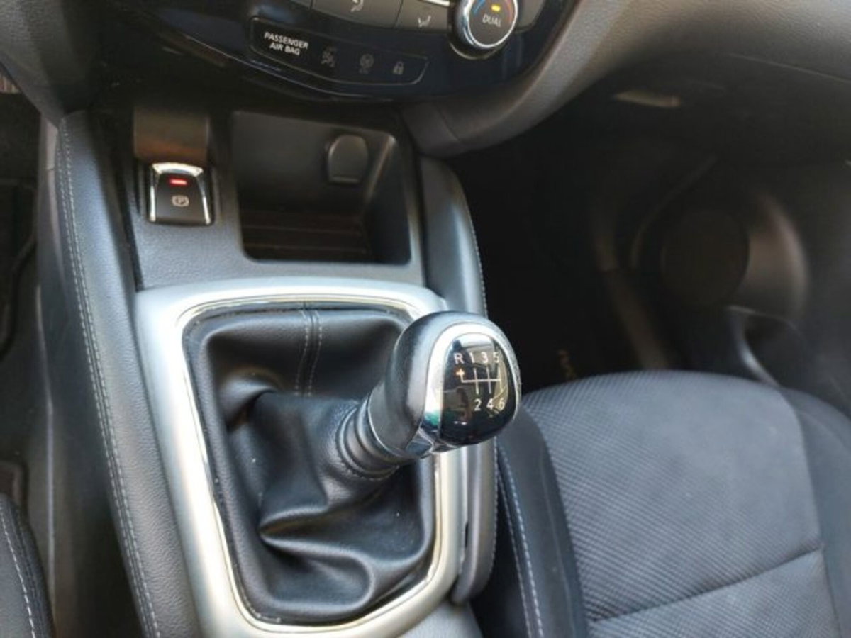 Nissan Qashqai 1.5 dCi N-Connecta (18)