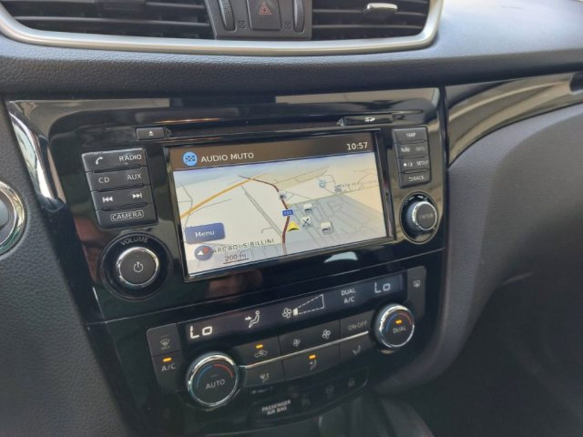 Nissan Qashqai 1.5 dCi N-Connecta (7)
