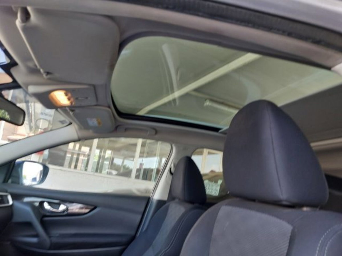 Nissan Qashqai 1.5 dCi N-Connecta (8)