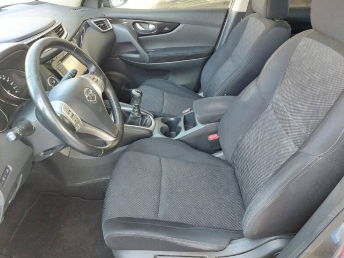 Nissan Qashqai 1.5 dCi N-Connecta (9)