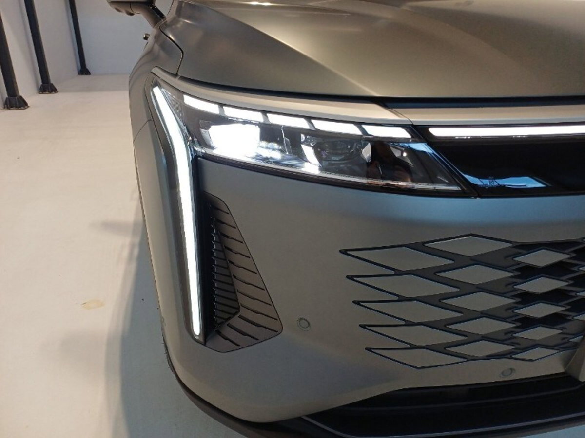 Omoda Omoda 9 SHS-P 1.5 tgdi phev Premium i-awd (11)