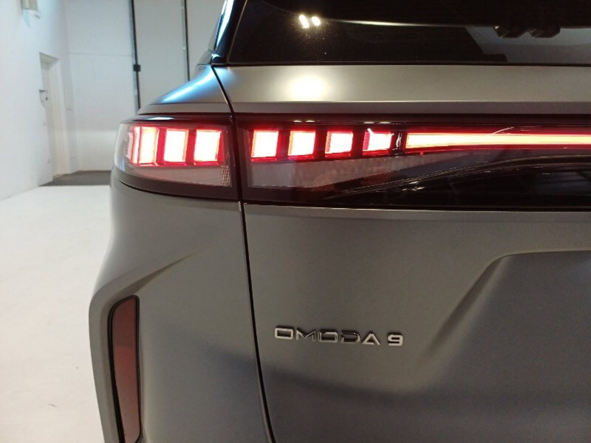 Omoda Omoda 9 SHS-P 1.5 tgdi phev Premium i-awd (12)