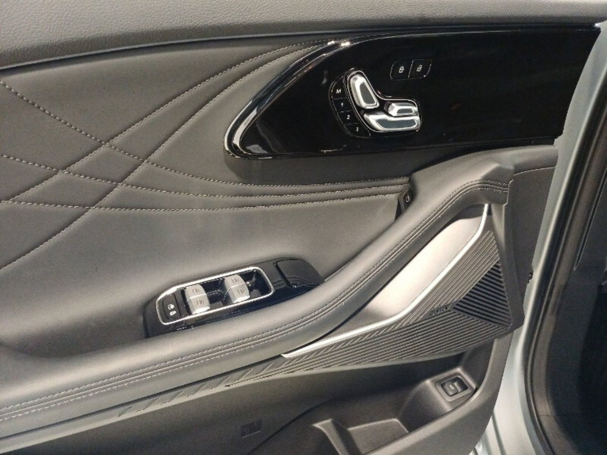 Omoda Omoda 9 SHS-P 1.5 tgdi phev Premium i-awd (16)