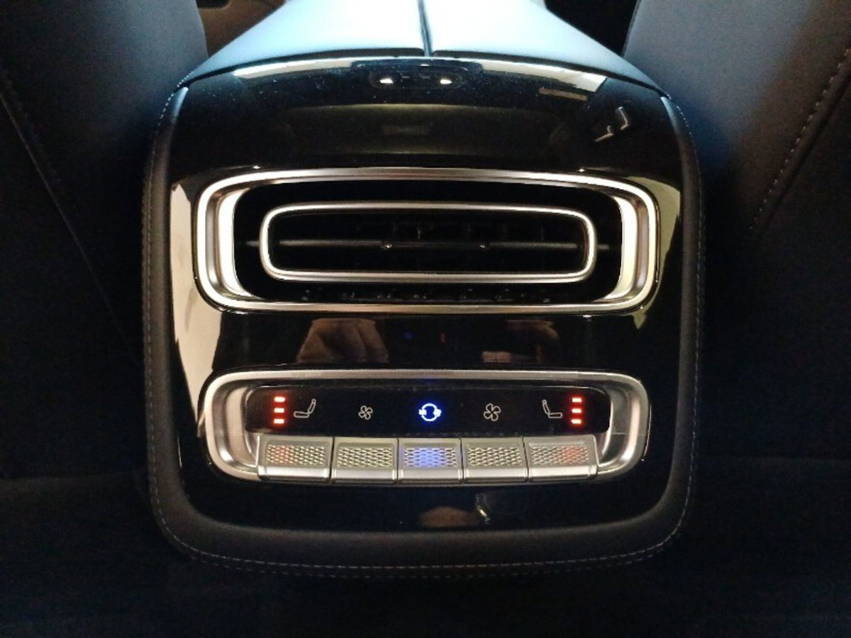 Omoda Omoda 9 SHS-P 1.5 tgdi phev Premium i-awd (18)