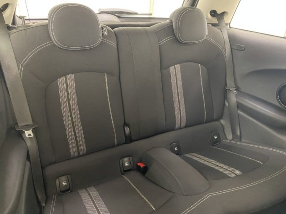 MINI Mini Cooper SE Yours (10)