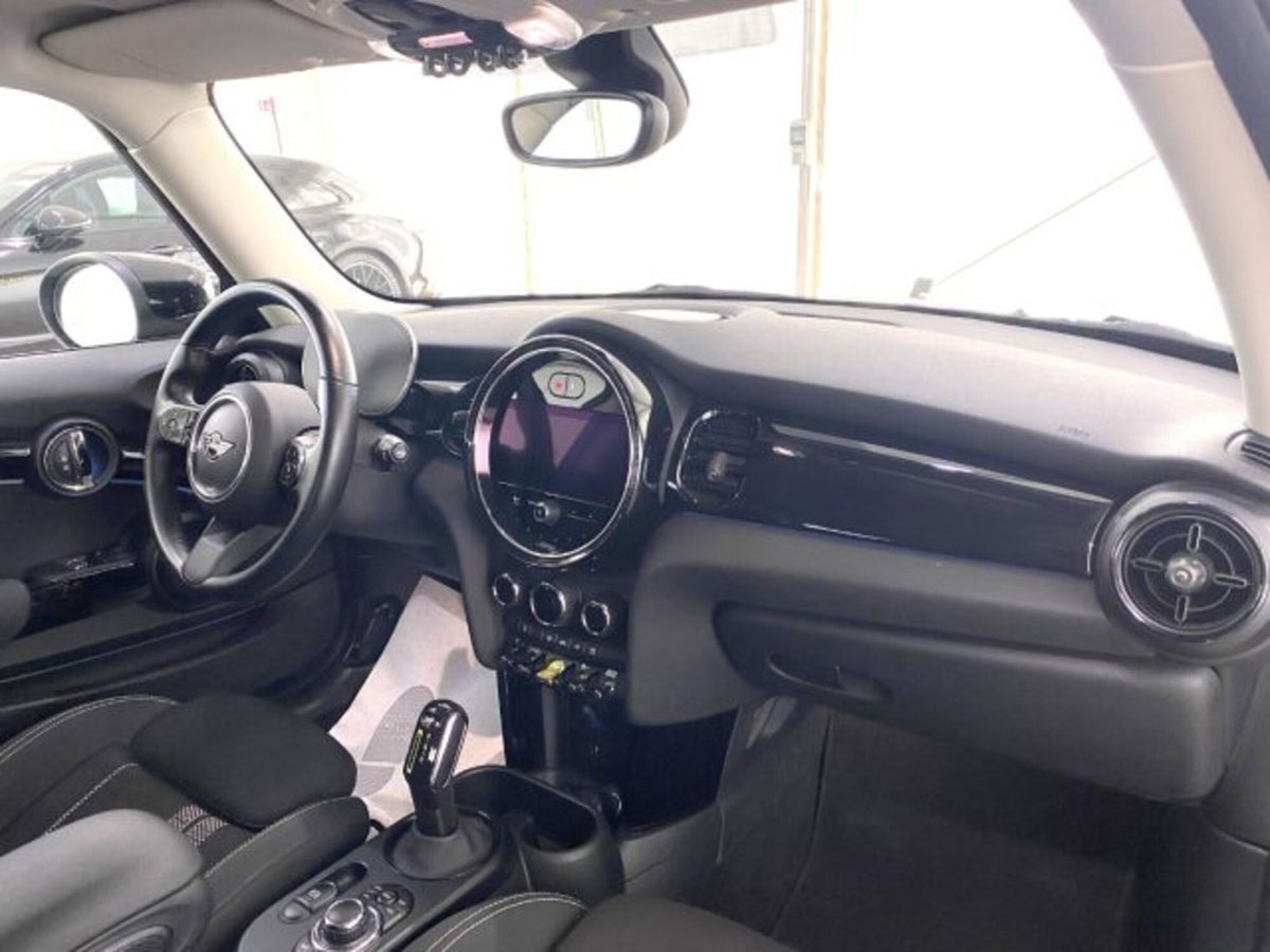 MINI Mini Cooper SE Yours (8)