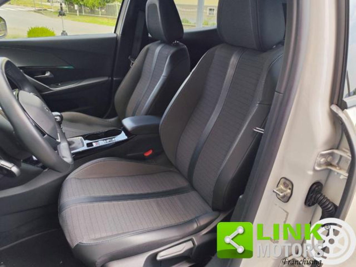 Peugeot 2008 PureTech 100 S&S Allure (6)