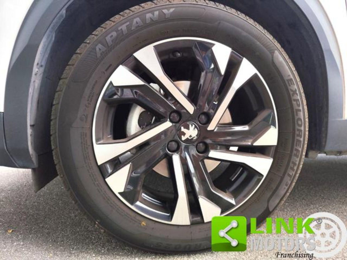 Peugeot 2008 PureTech 100 S&S Allure (10)