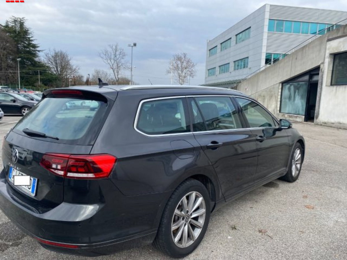 Volkswagen Passat Variant 2.0 TDI SCR EVO DSG Business (4)