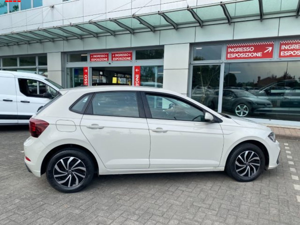 Volkswagen Polo 1.0 tsi Life 95cv (2)