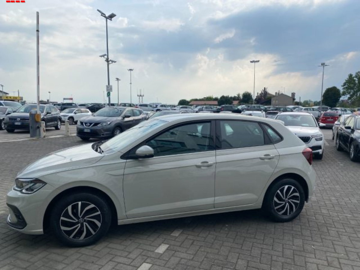 Volkswagen Polo 1.0 tsi Life 95cv (5)