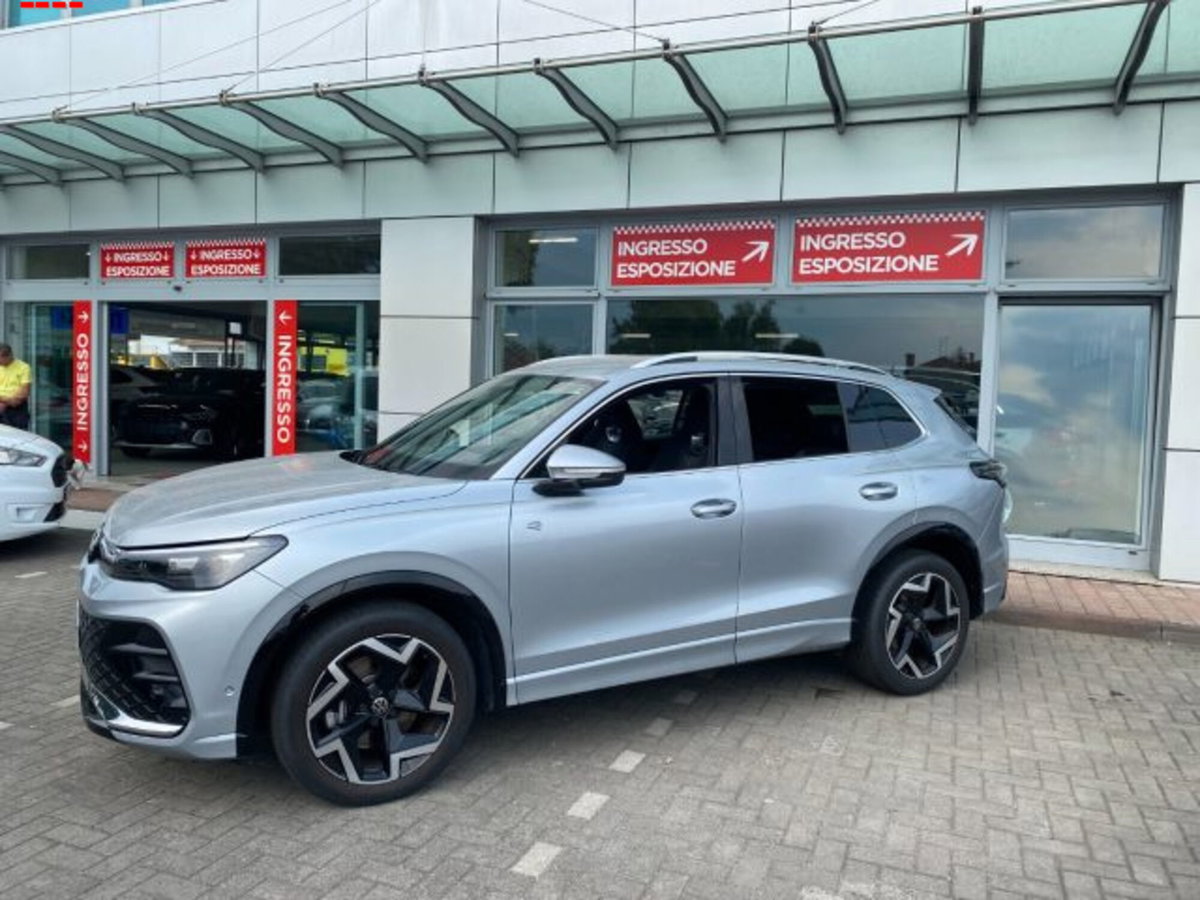 Volkswagen Tiguan Allspace 2.0 tdi R-Line 150cv dsg (3)