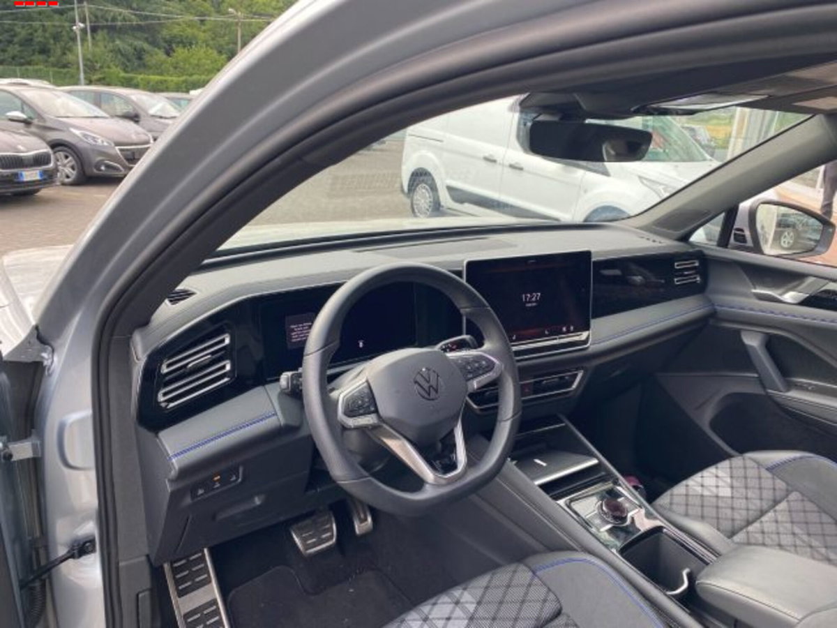 Volkswagen Tiguan Allspace 2.0 tdi R-Line 150cv dsg (8)