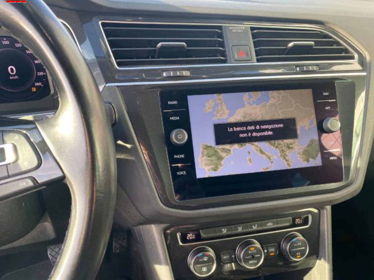 Volkswagen Tiguan 2.0 TDI SCR DSG Business BlueMotion Technology (9)